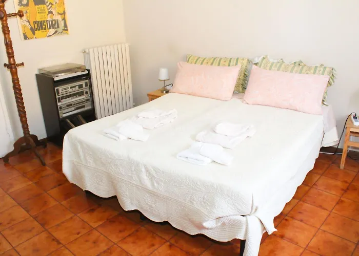 Con Vista Bed & Breakfast 2*